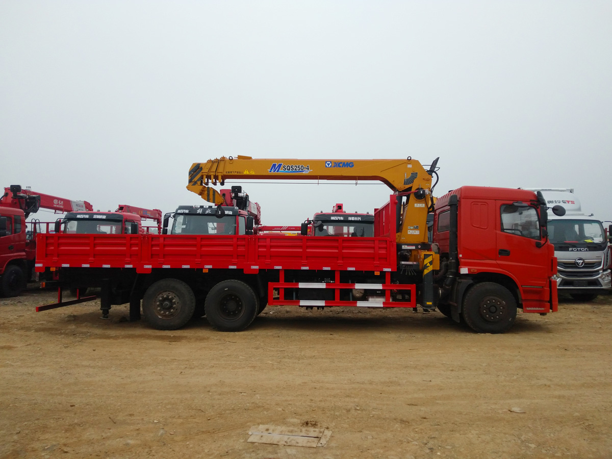 三環(huán)T280昊龍氣囊橋駕駛室上裝徐工10噸直臂式吊機